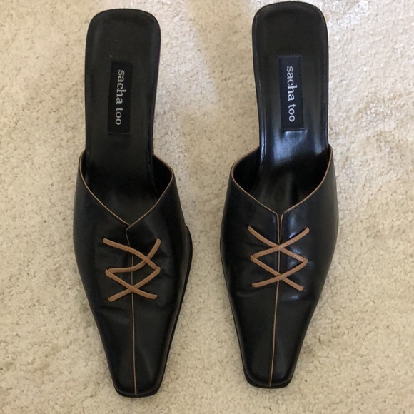 Sacha too slip on heel! - Picture 3 of 5